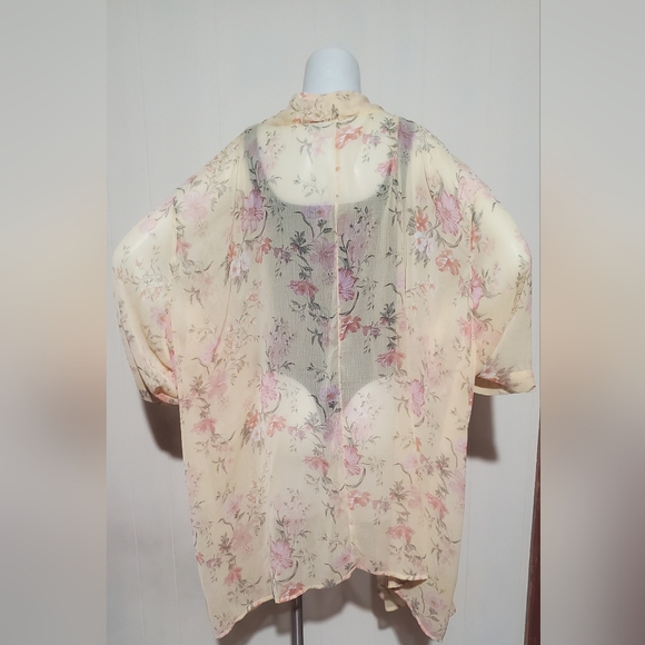 American Eagle Outfitters Sheer Yellow Floral Kimono - Picture 3 of 7